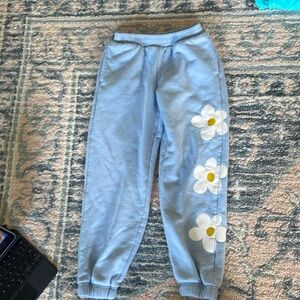 Blue,daisys,sweatpants